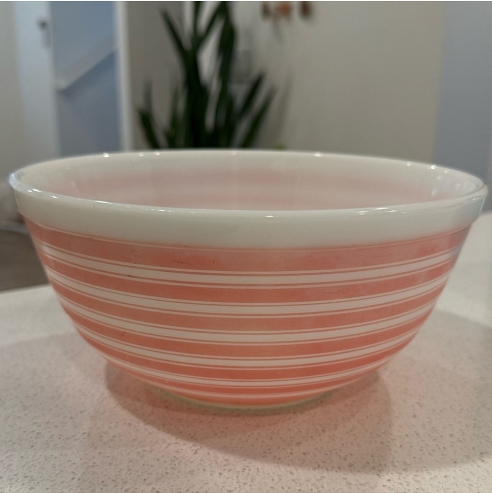 VINTAGE PYREX PINK WHITE RAINBOW STRIPES 60s MIXING BOWL Hard to Find!
